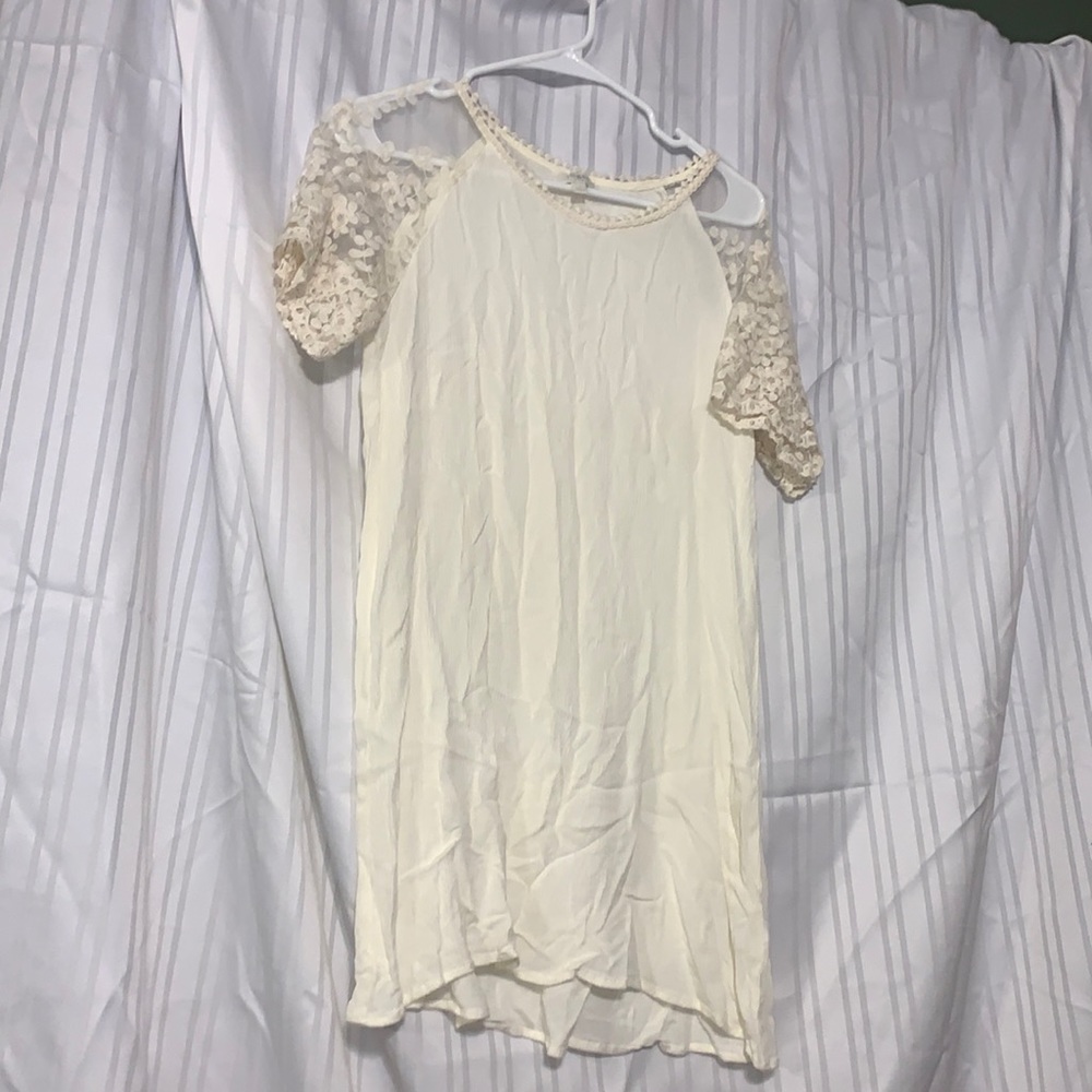 White dress (lace)